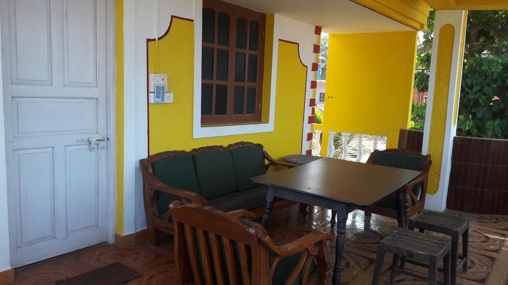 Yellow House Hotell Calangute Eksteriør bilde